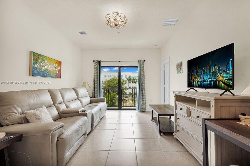 Foto principal - 8301 NW 41st St