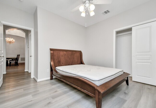 Foto del edificio - 14302 Jaubert Ct