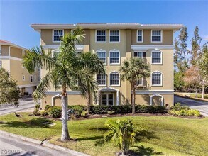 Building Photo - 10060 Lake Cove Dr