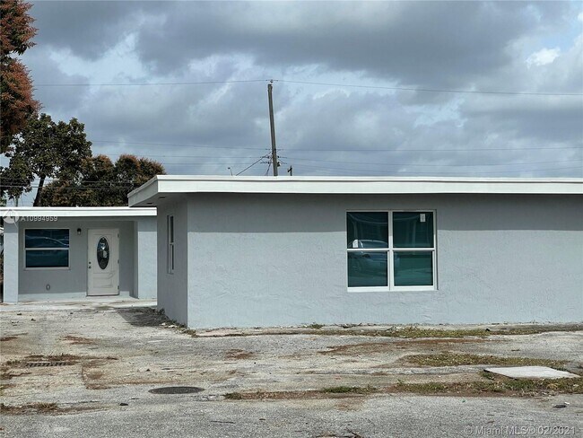 Building Photo - 3327 NW 101st St