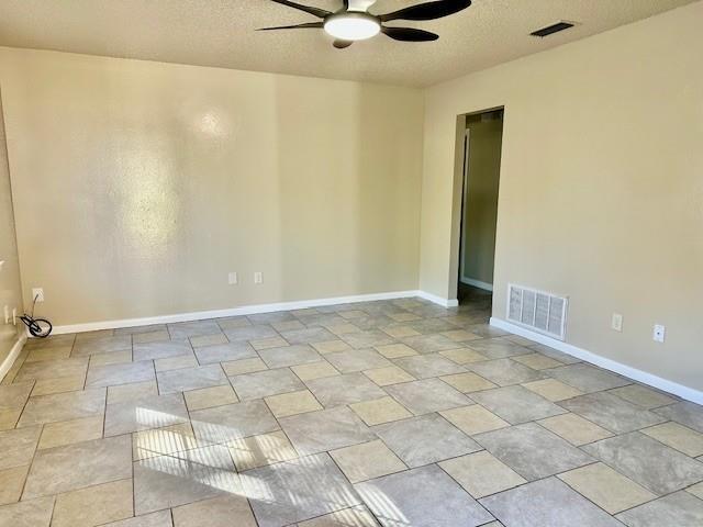 Building Photo - 6860 Williamsburg Ct