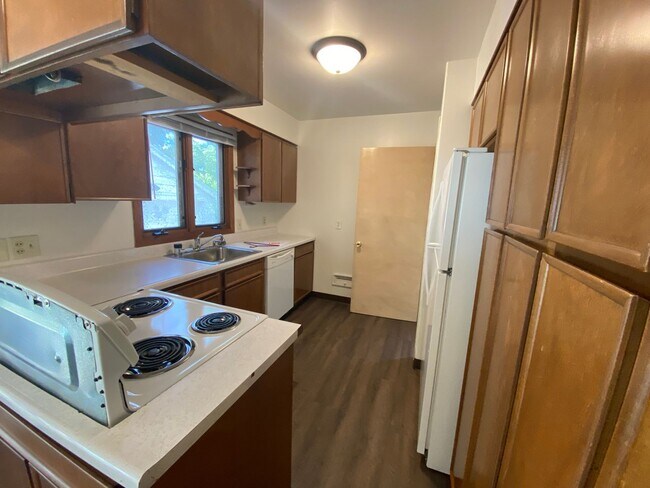 Foto del edificio - 5 Bedroom by NDSU!!