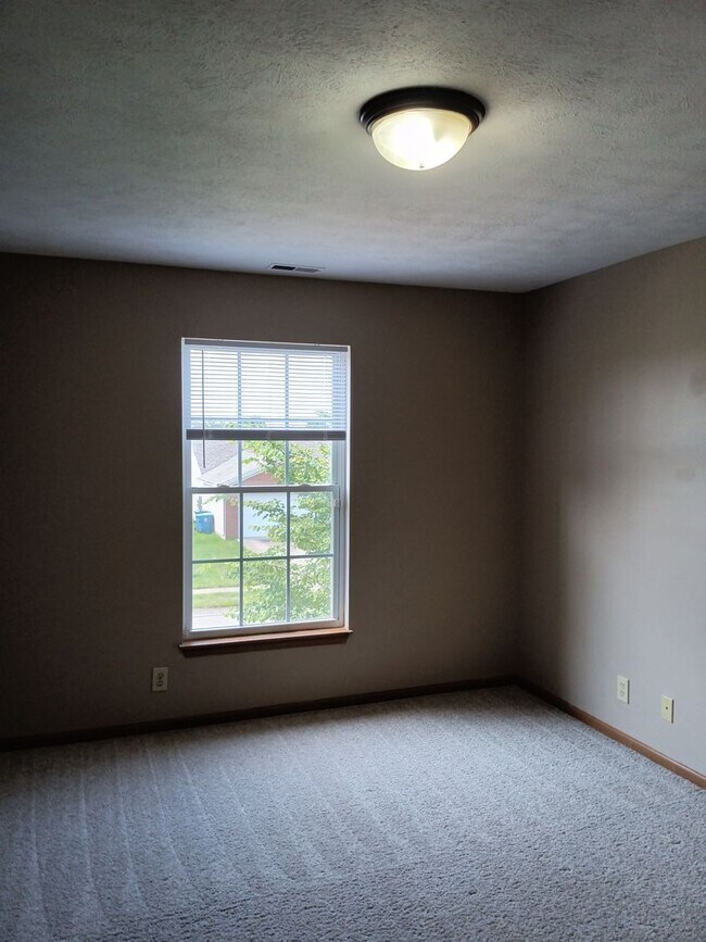 Building Photo - 3282 Hopkins Dr