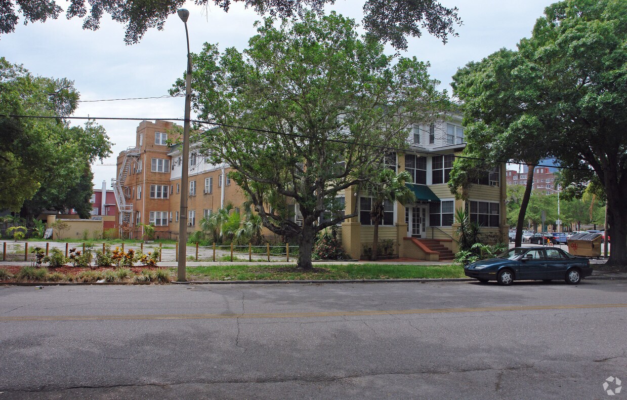 Foto del edificio - Cara Florida Properties