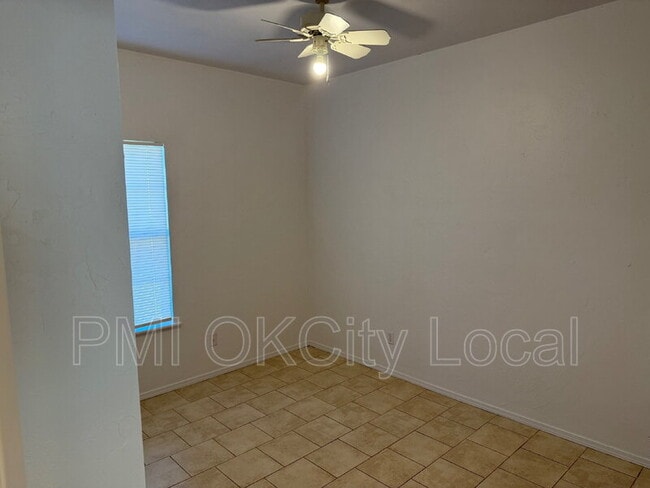 Building Photo - 1021 Shady Creek Cir