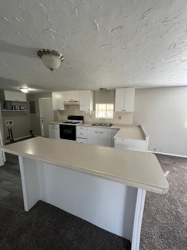 Foto del edificio - 1 bedroom 1 bath in Romney AVAILABLE FOR LEASE IN APRIL