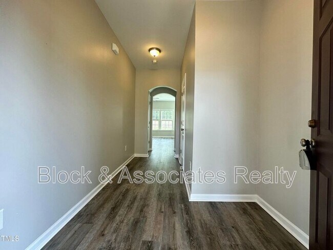 Foto del edificio - 609 Timber Meadow Lake