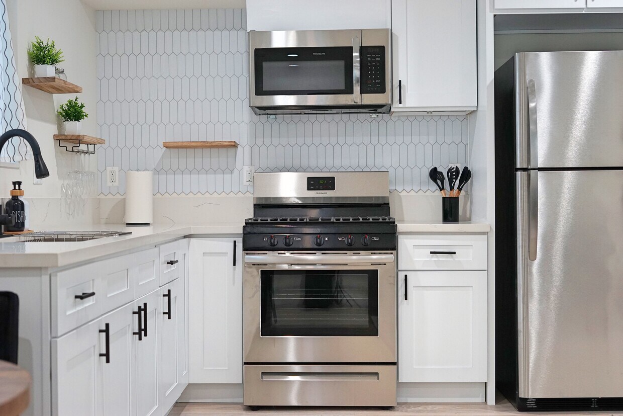 16404 S Menlo Ave, Gardena, CA 90247 Townhome Rentals in Gardena CA