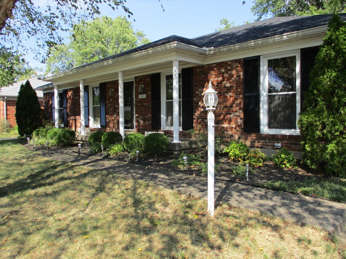 Foto principal - 2901 Creekside Dr