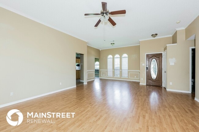 Foto del edificio - 740 Regalwood Dr