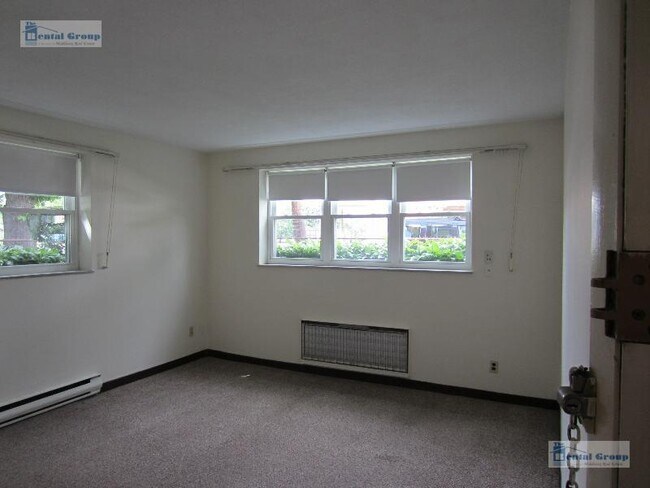 Building Photo - 108 Broadway