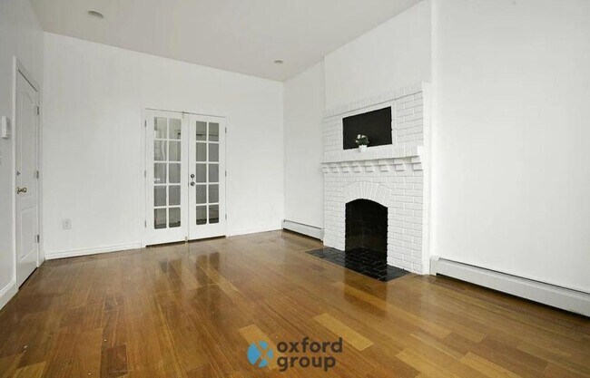 Foto del edificio - 3 bedroom in Brooklyn NY 11207