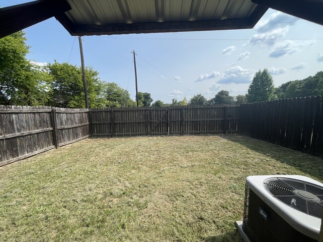 Building Photo - 501 FM 315