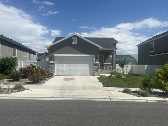 Foto del edificio - 1315 E White Rock Rd