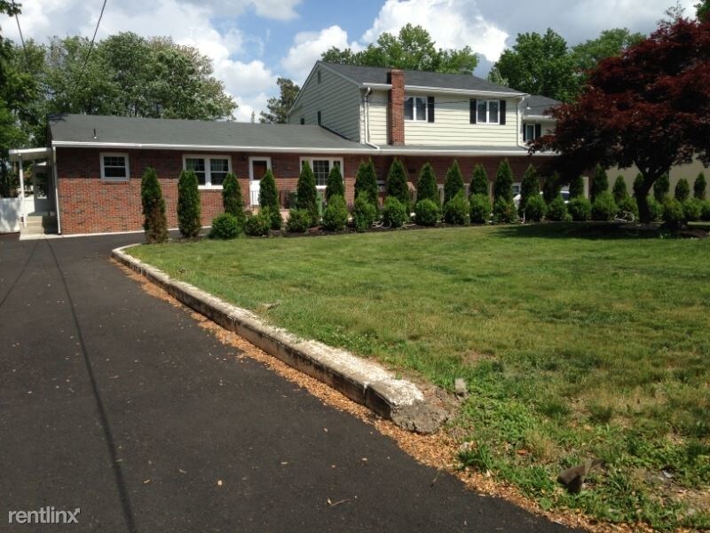 Primary Photo - 2 br, 1 bath Apartment - 36 hillsdale rd