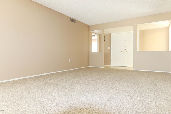 Building Photo - 10943 W Tropicana Cir