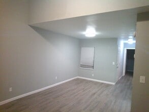 Building Photo - 6811 SW 5th Pl