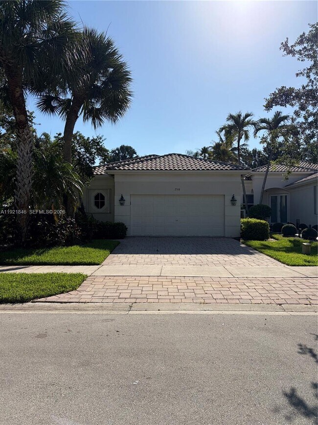 Foto del edificio - 2518 Bay Pointe Ct