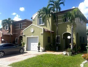 Building Photo - 1064 NE 41st Ave