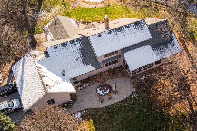 Foto del edificio - 15057 Whipple Rd