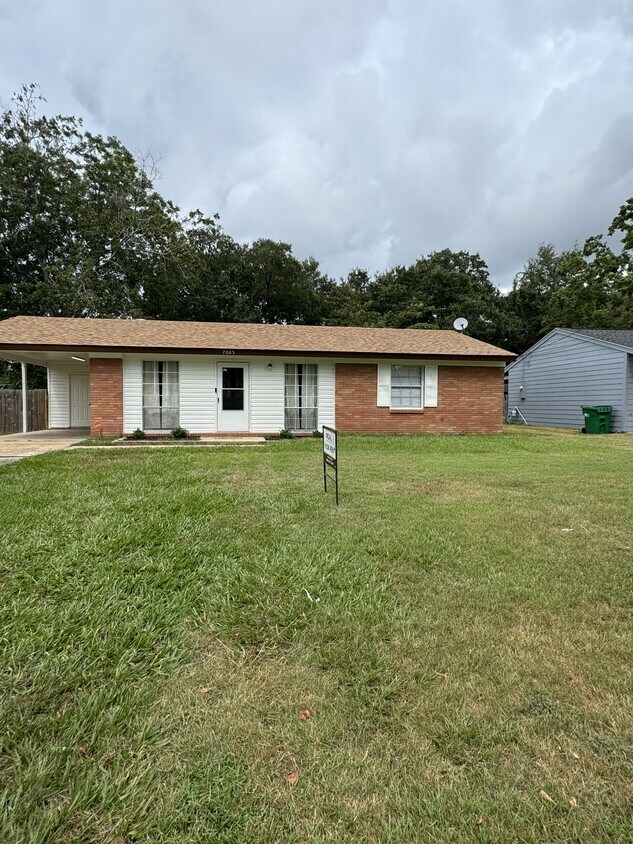 Primary Photo - 7005 Denver Dr