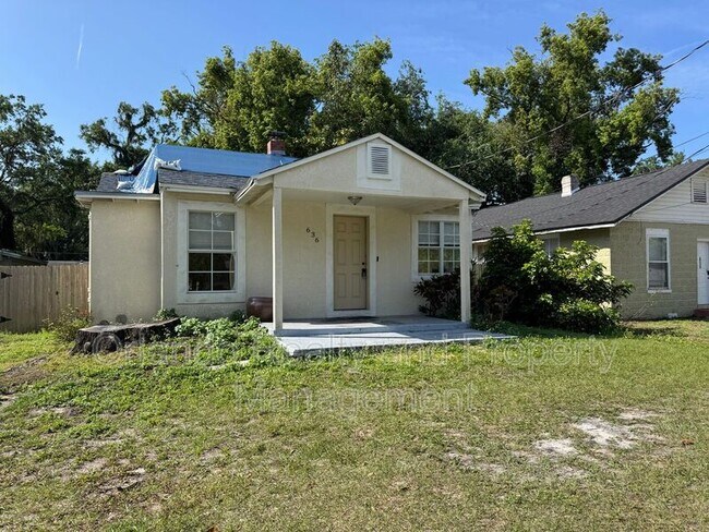 Photo - 636 Columbia St House