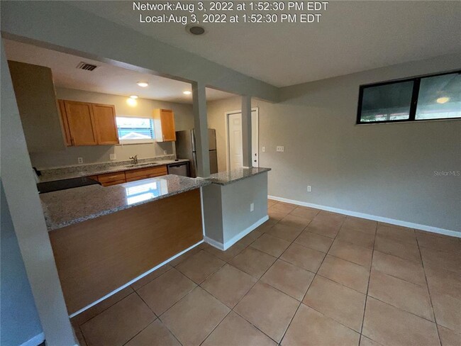 Building Photo - 806 E Bougainvillea Ave
