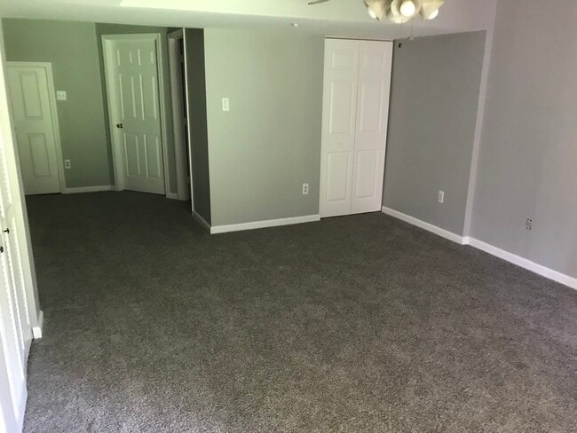 Building Photo - 3159 Eden Dr
