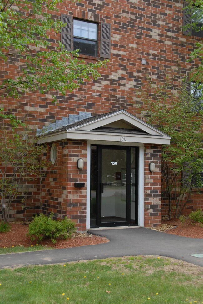 Building Photo - 150 Blueberry Ln