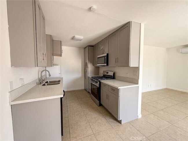 Foto del edificio - 5839 Bagley Ave