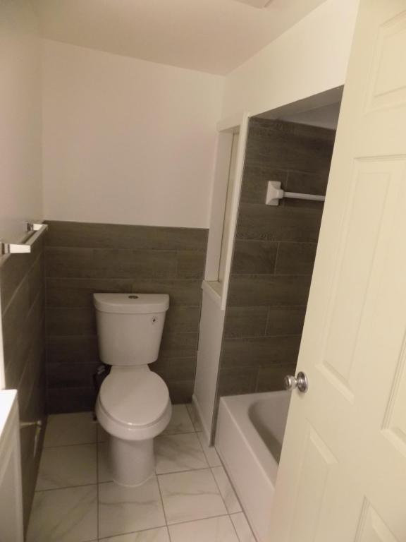 Foto principal - 24426 Columbus Ave