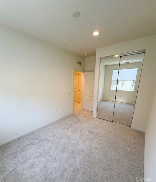 Foto del edificio - 5868 Linden Ave