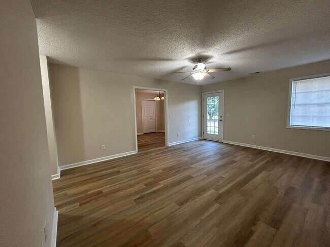 Building Photo - 3395 Bolden Ln