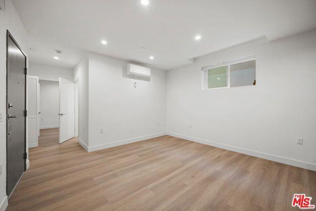 Foto del edificio - 1212 McClellan Dr