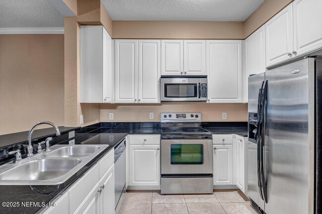 Foto del edificio - 8539 Gate Pkwy W