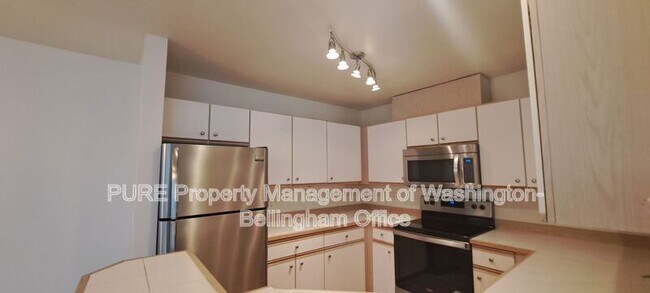 Building Photo - 9210 Market Pl