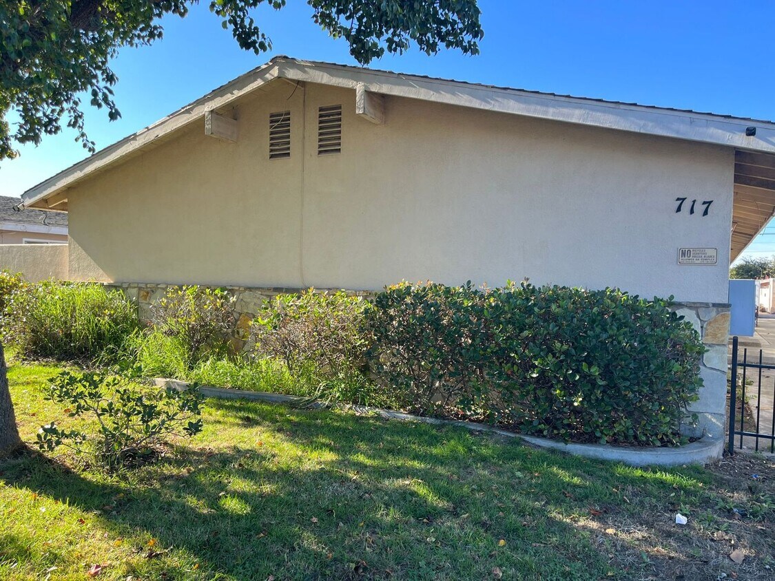 717 N D St Unit 717 01, Lompoc, CA 93436 Room for Rent in Lompoc, CA