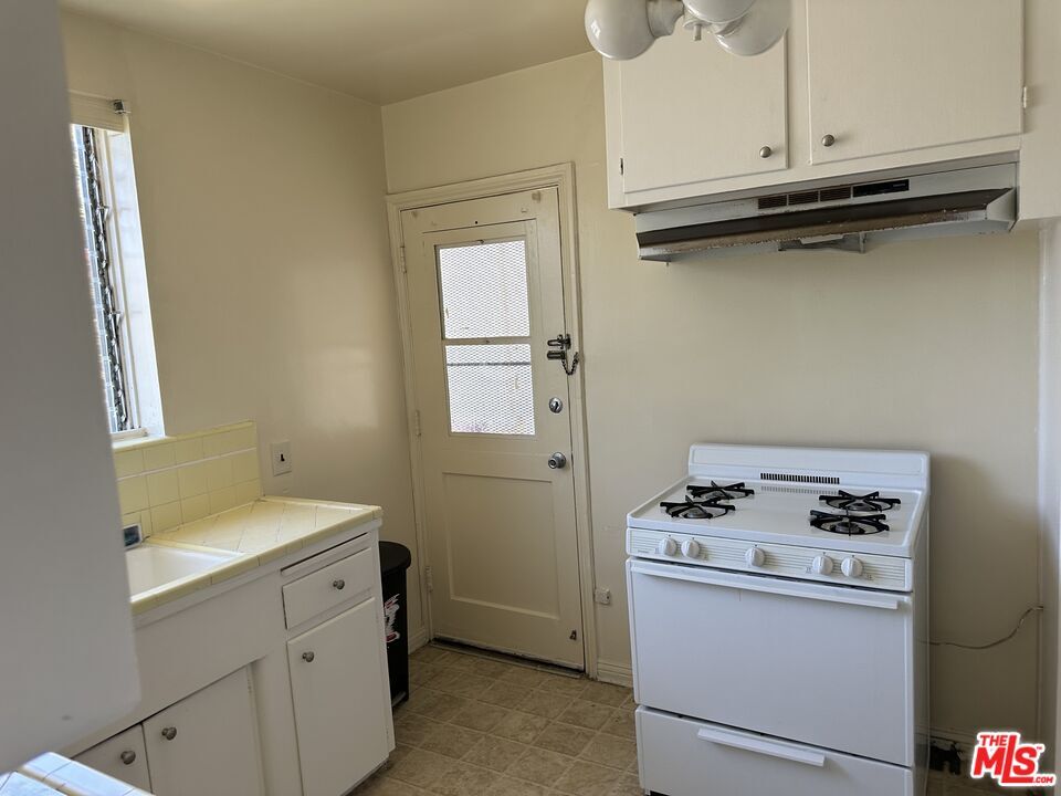 Foto del edificio - 611 Midvale Ave