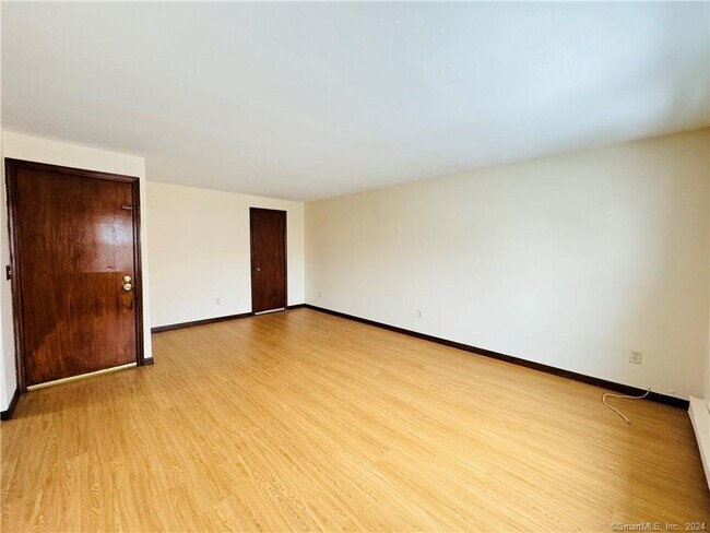 Foto del edificio - 3 Hanson Ave