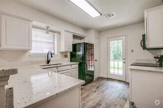 Building Photo - 117 Summer Pl Dr
