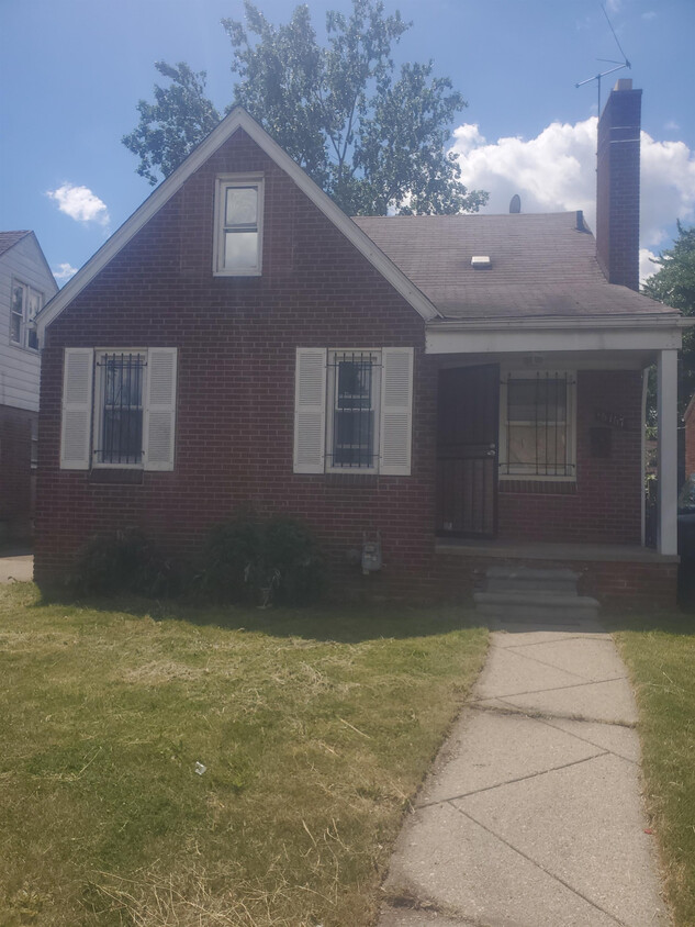 Primary Photo - 16767 Biltmore St