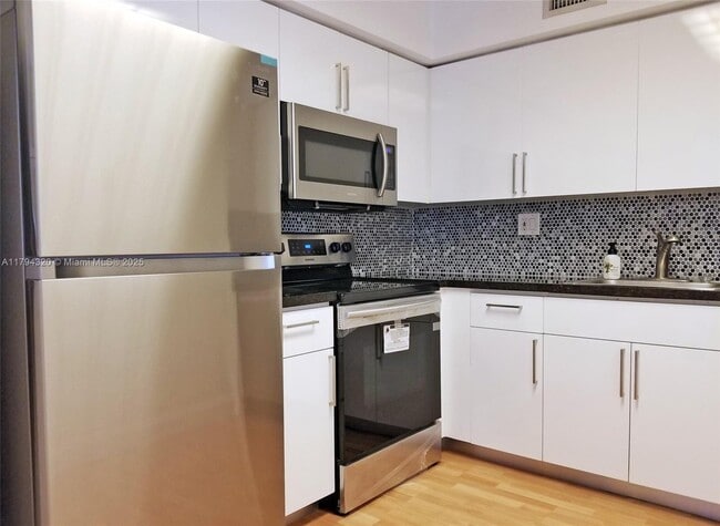 Building Photo - 3400 NE 192nd St