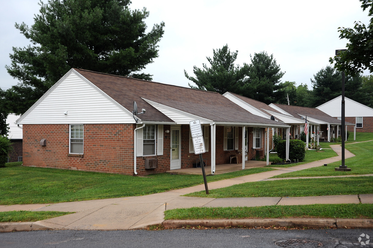 Foto del edificio - Brooke Estates Senior