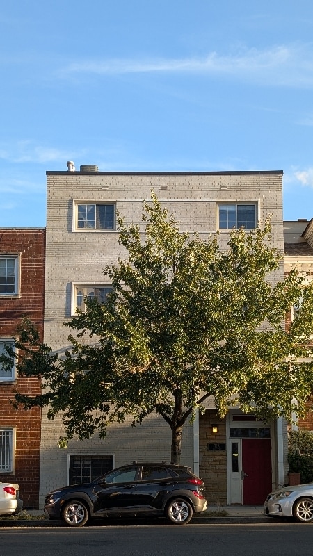 Building Photo - 718 Park Rd NW