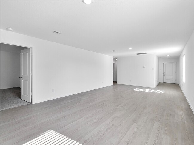 Building Photo - 18743 Barrichello Dr