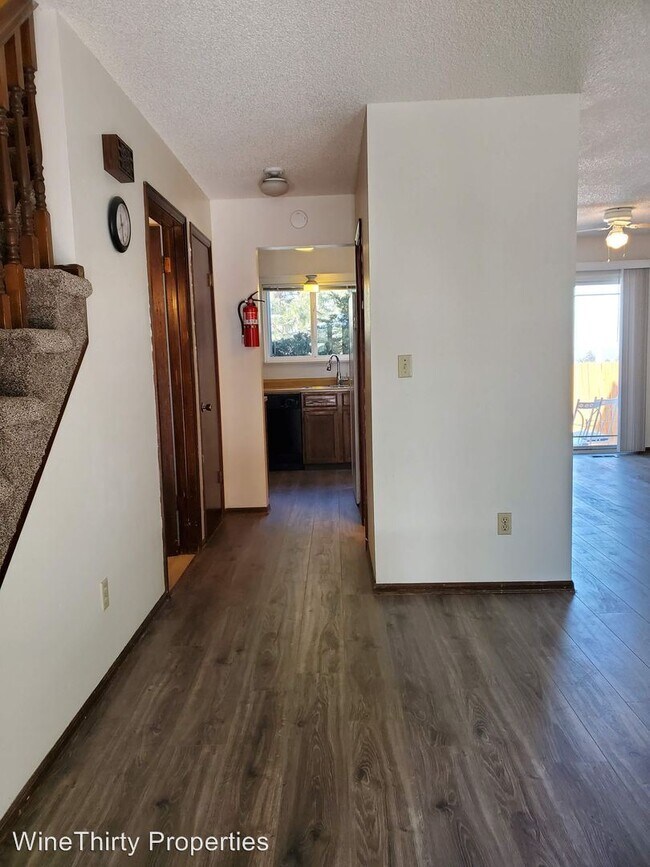 Foto del edificio - 5528-5534 Fiesta Ln