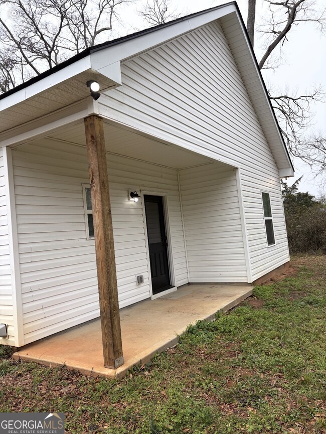 Building Photo - 121 Johnson St