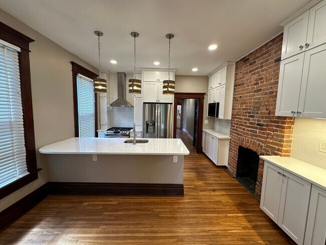 Foto del edificio - W 8th Ave 403-405 &amp; Belmont Ave 1523 RGI