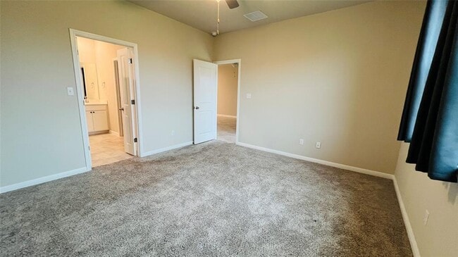 Building Photo - 310 Dipprey Ln