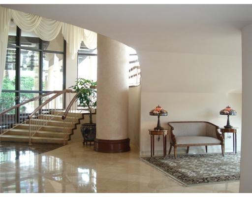 Foto del edificio - 10185 Collins Ave